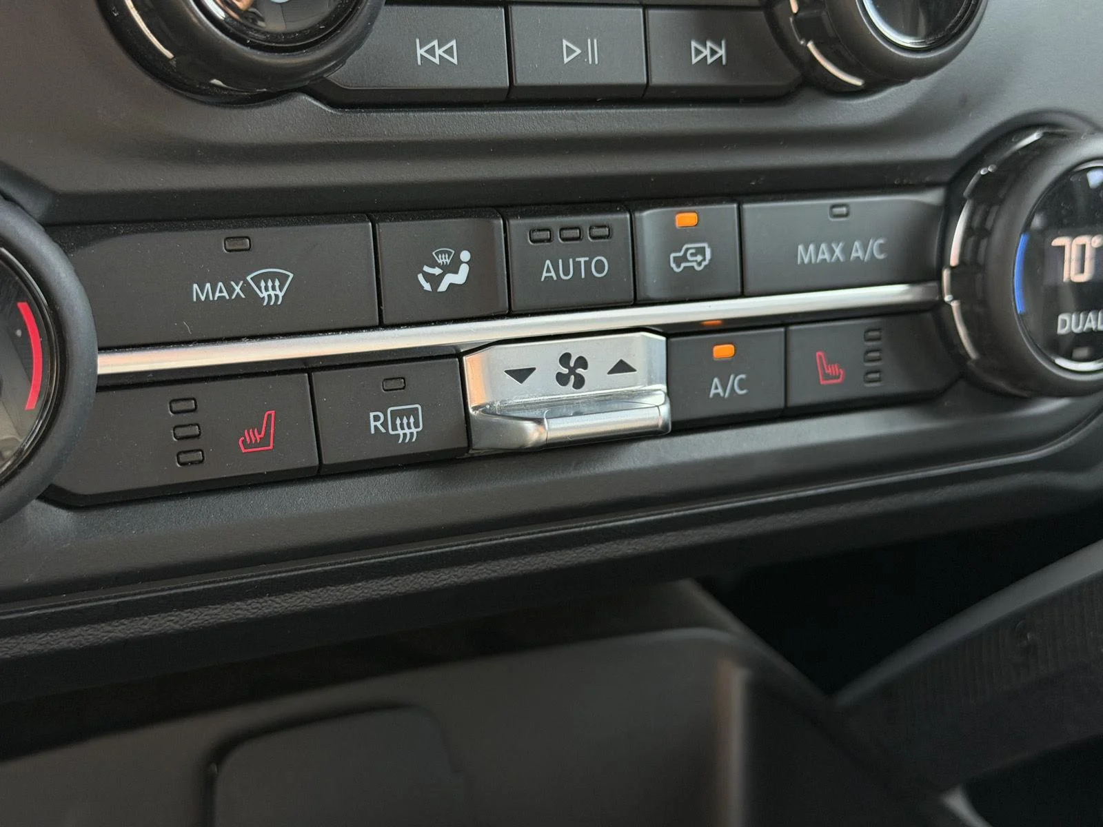 Used 2023 Cactus Green / Gray Ford Outer Banks image 8