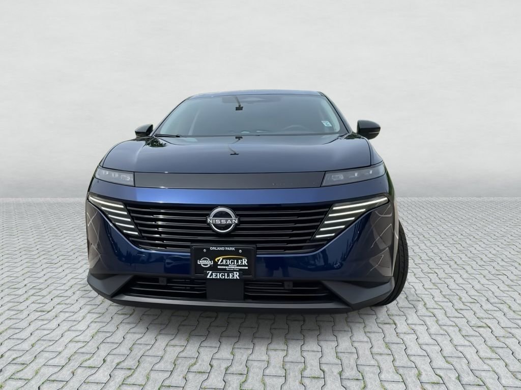 Used 2025 Blue Nissan SL image 3