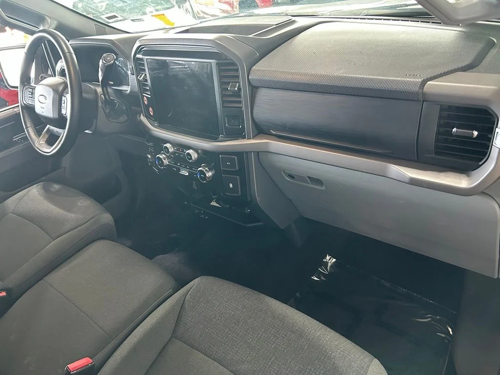 Used 2025 Oxford White Ford XLT image 34