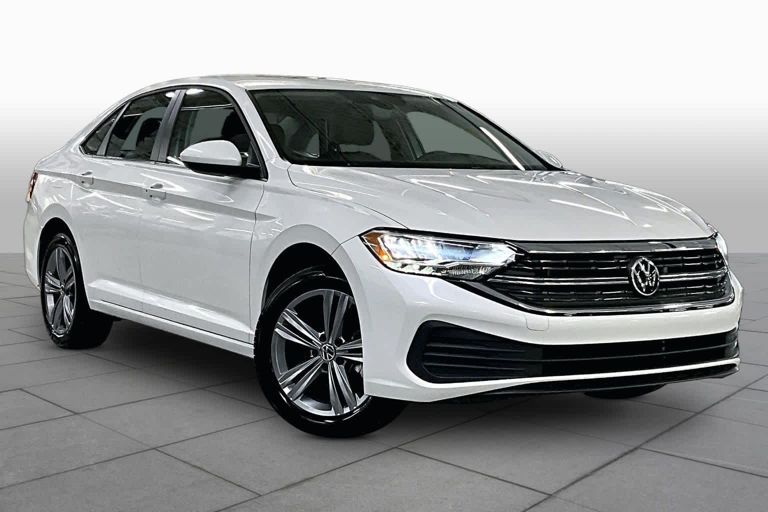 Pre-Owned 2023 Volkswagen Jetta SE
