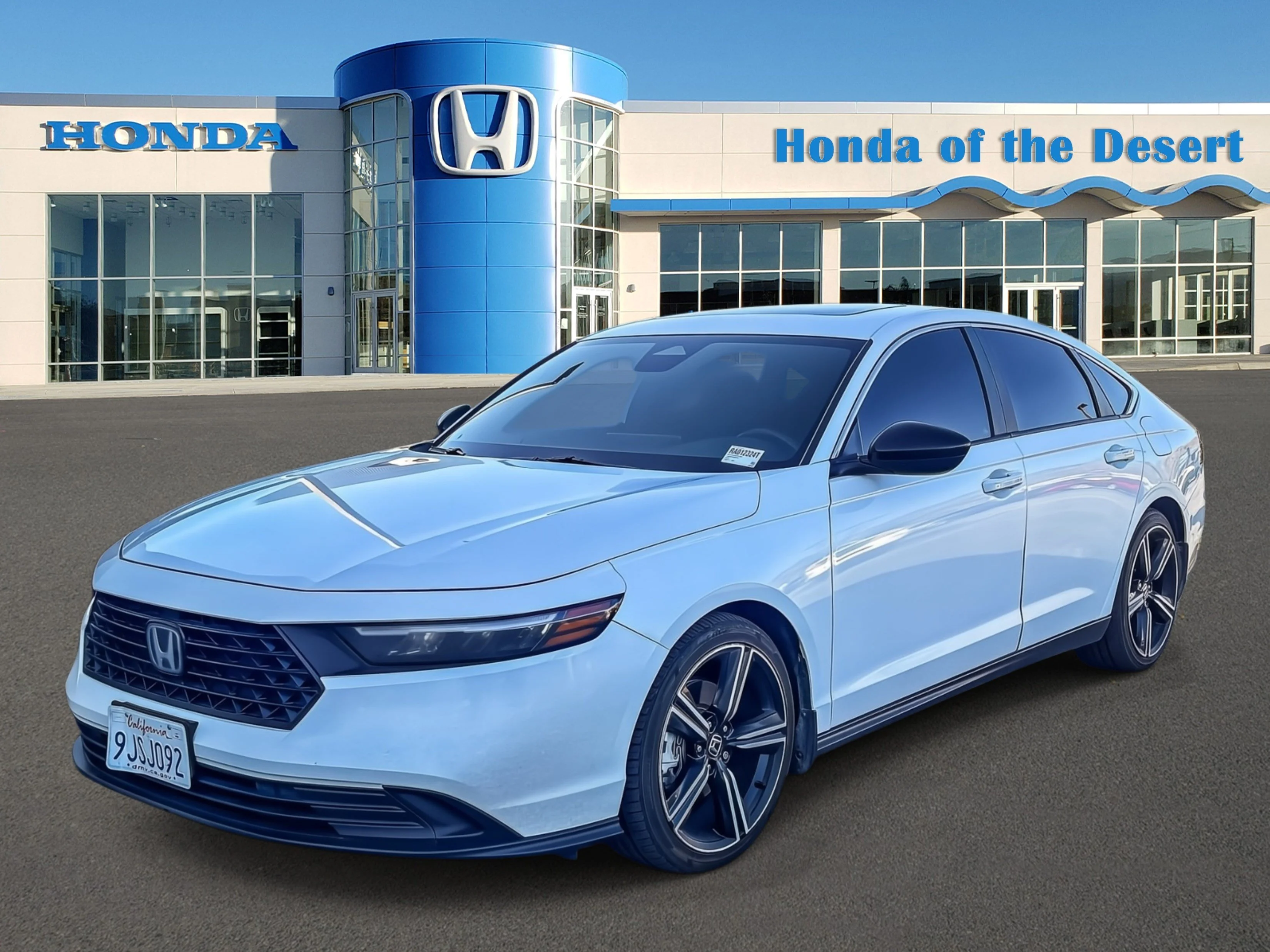 Used 2024 Platinum White Pearl Honda Sport image 3