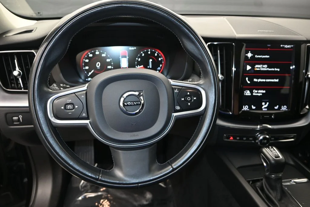 Used 2020 Onyx Black Metallic Volvo T6 Momentum image 19