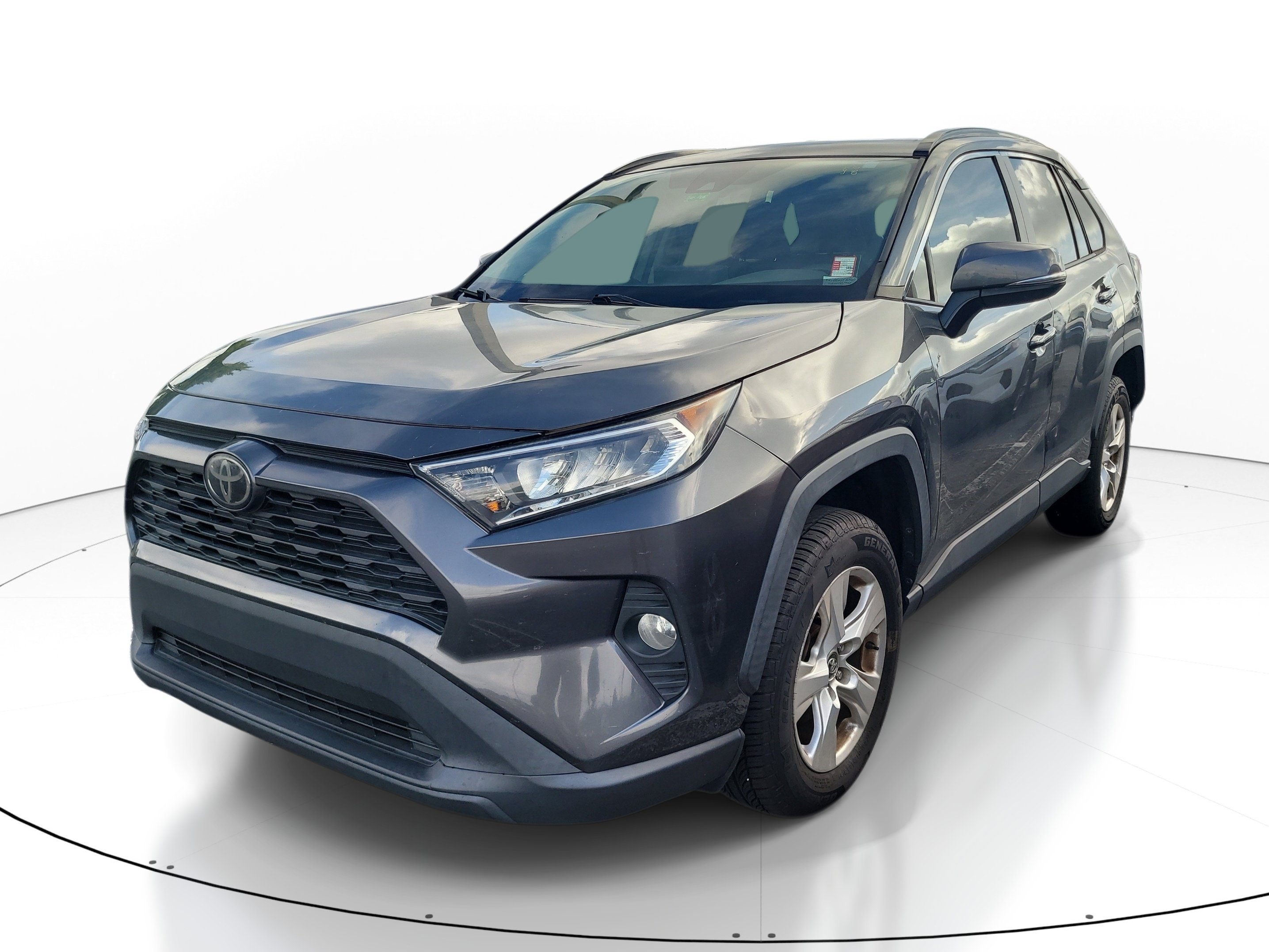 Used 2020 Magnetic Gray Metallic Toyota XLE image 3