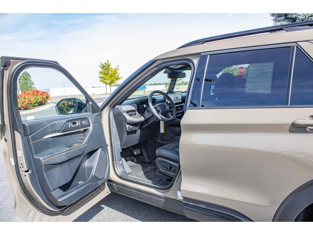 New 2026 MARSH GRAY Ford Tremor image 28
