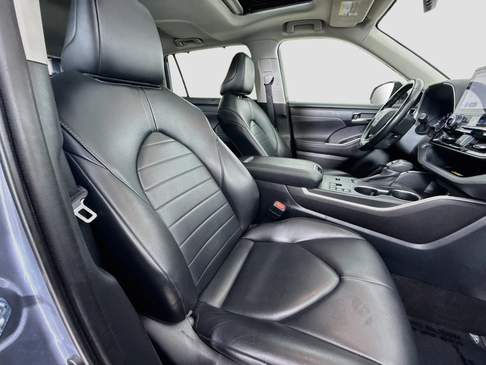 Used 2023 Gray Toyota L image 30