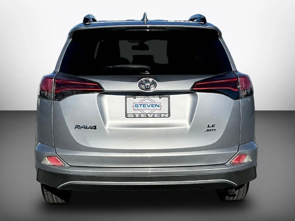 Used 2016 Silver Toyota LE image 5