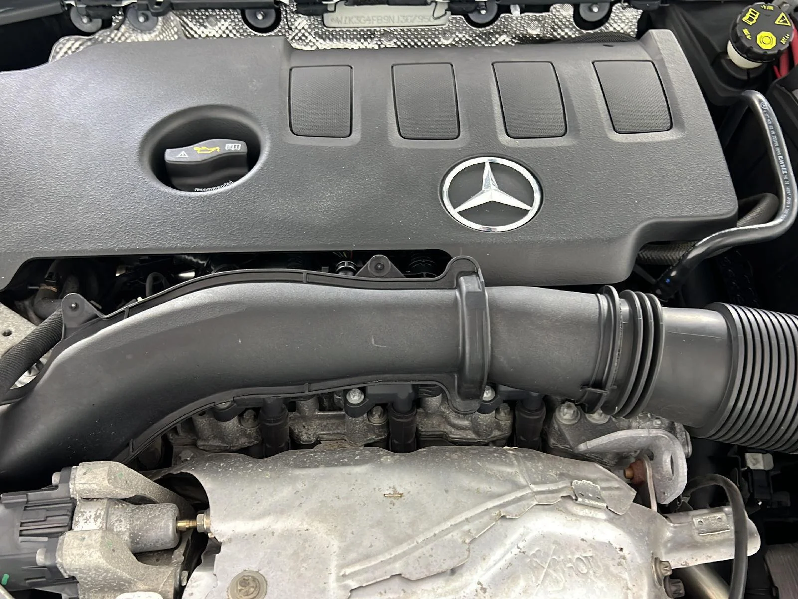 Used 2022 Digital White Metallic Mercedes-Benz A 220 image 28