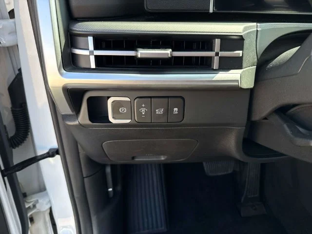 Used 2026 White Hyundai SEL image 36