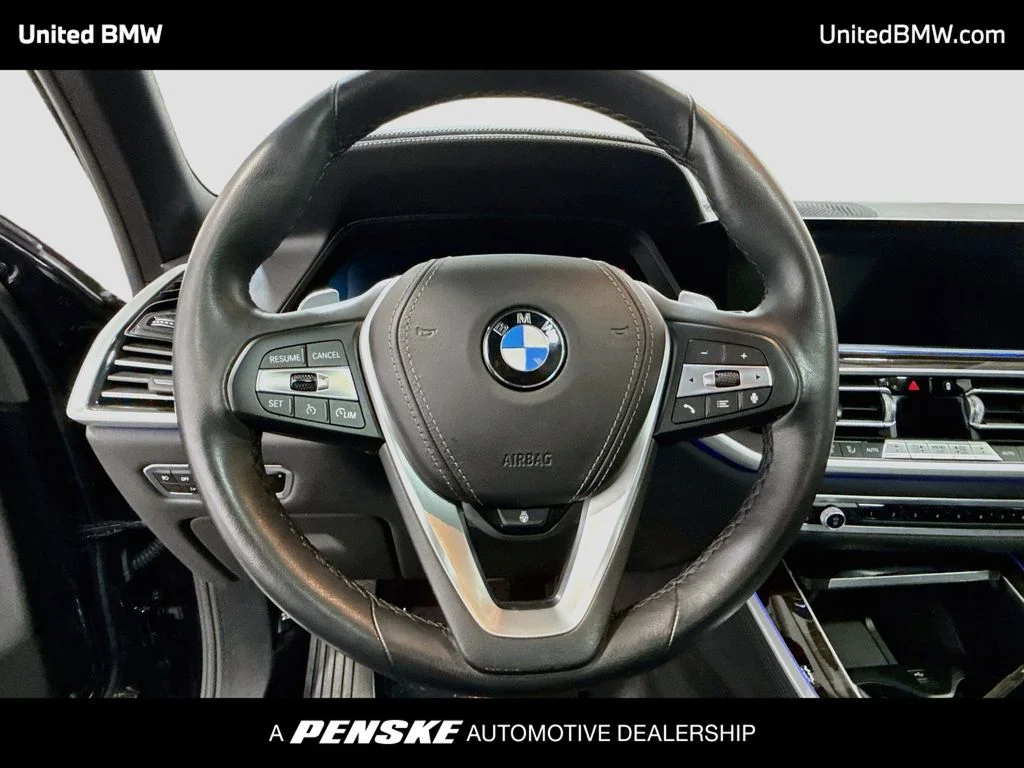 Used 2021 Black Sapphire Metallic BMW xDrive40i image 13