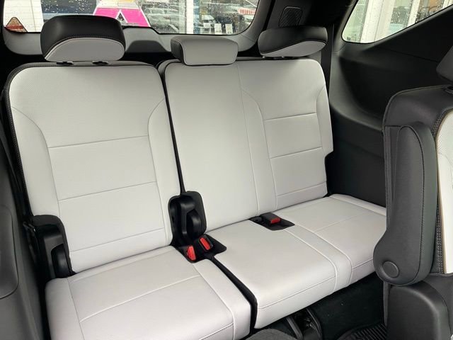 New 2026 Polar White Tricoat Chevrolet High Country image 12
