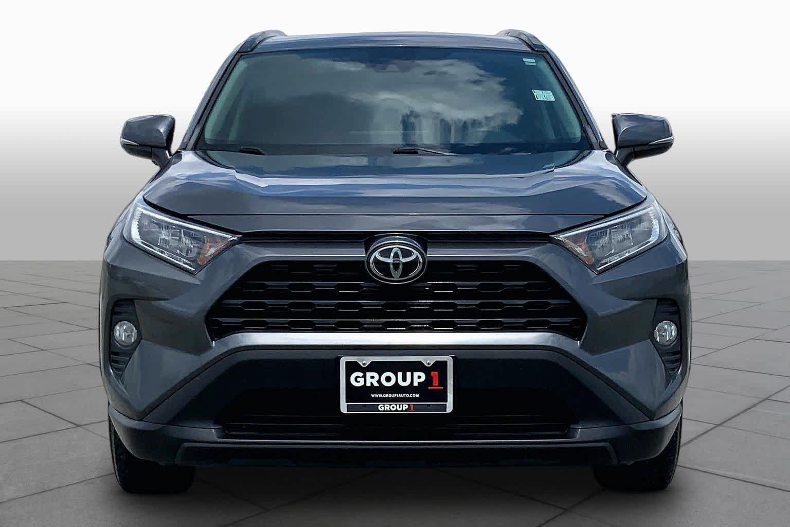 Used 2020 Magnetic Gray Metallic Toyota XLE image 4