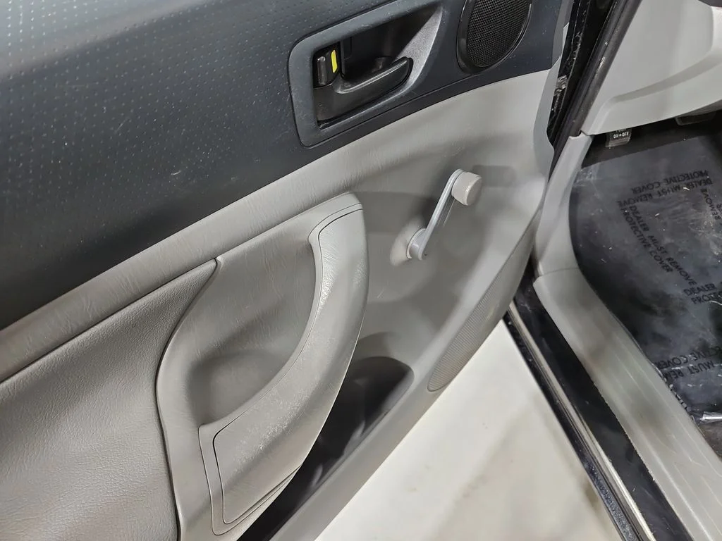 Used 2013 Black Toyota Base image 12