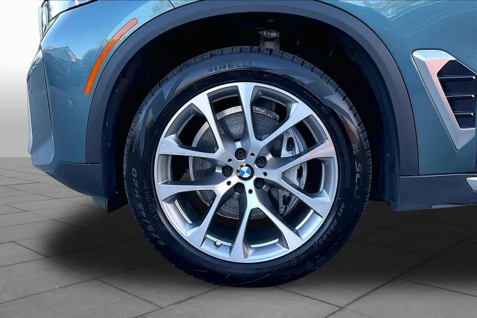 Used 2024 Blue Ridge Mountain Metallic BMW xDrive40i image 10