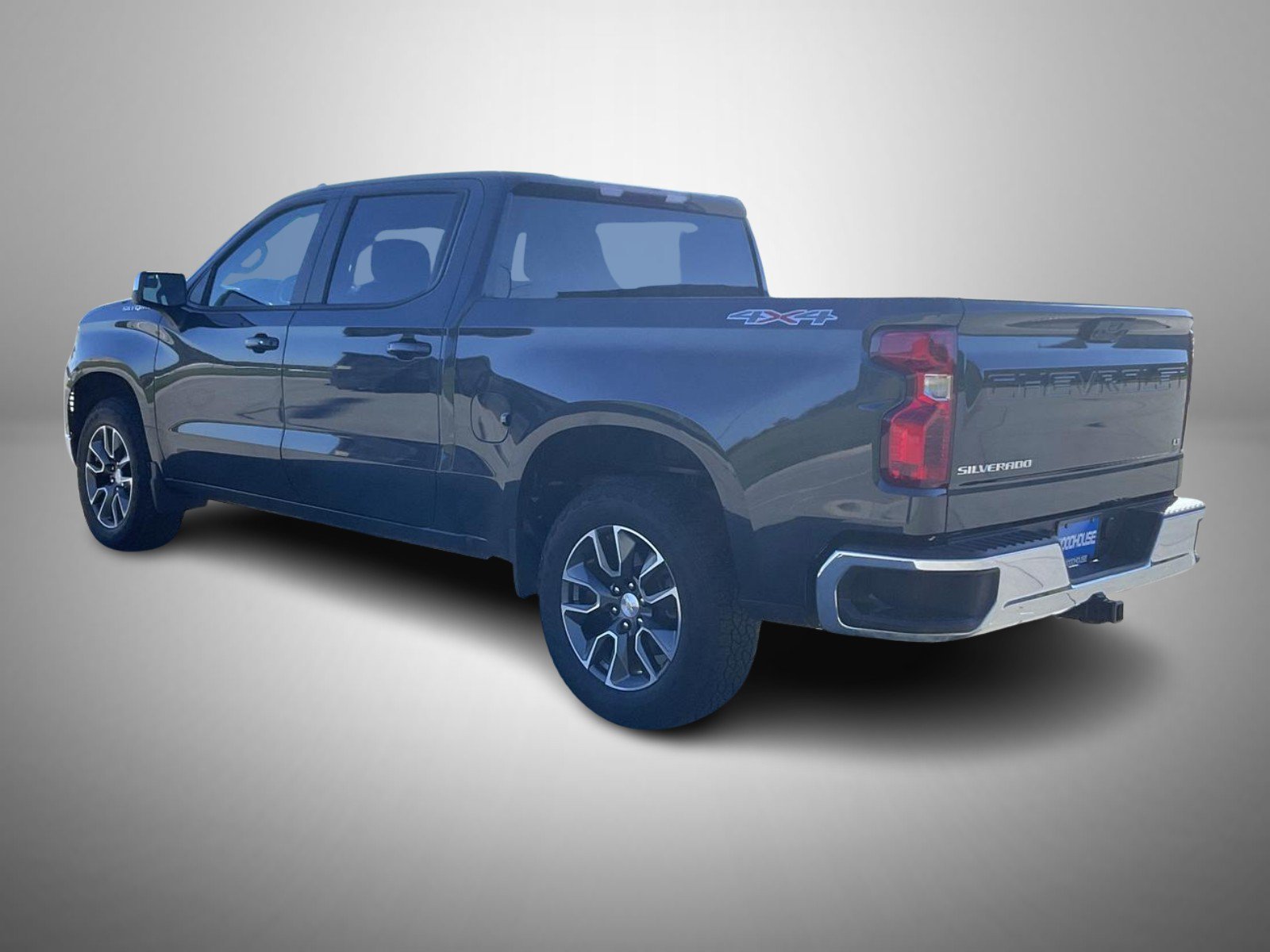 Used 2024 Gray Chevrolet LT image 7