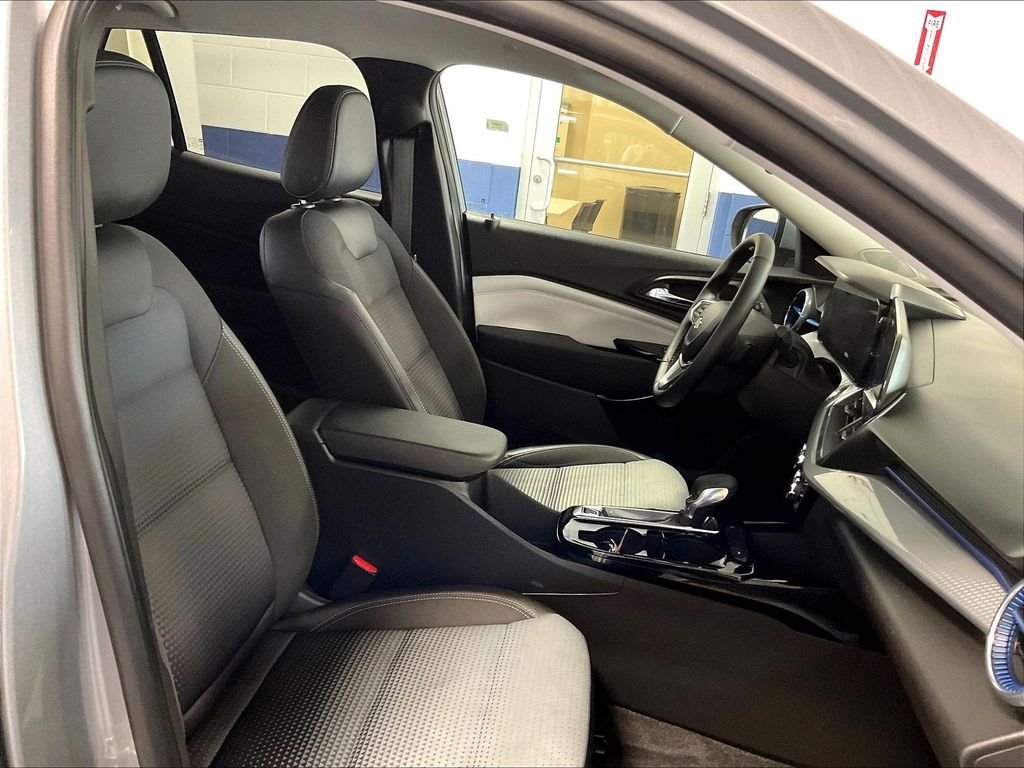 Used 2025 Gray Chevrolet LT image 11