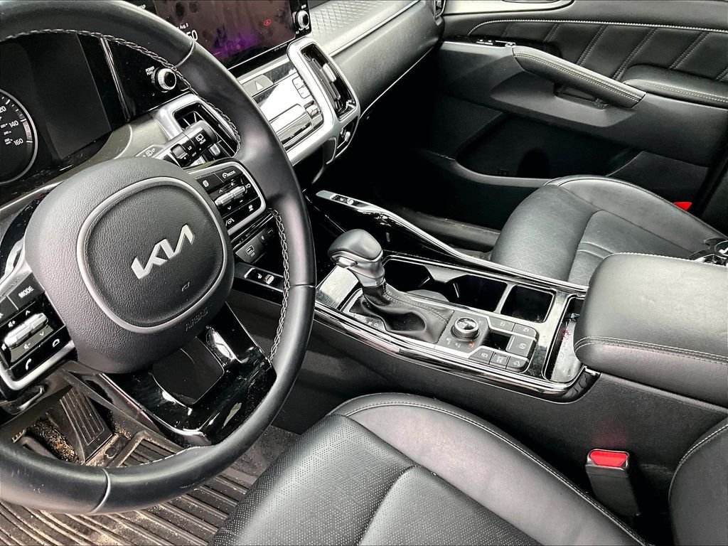 Used 2022 Wolf Gray Kia SX image 21