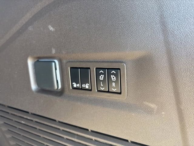 Used 2023 Beige GMC Denali image 30