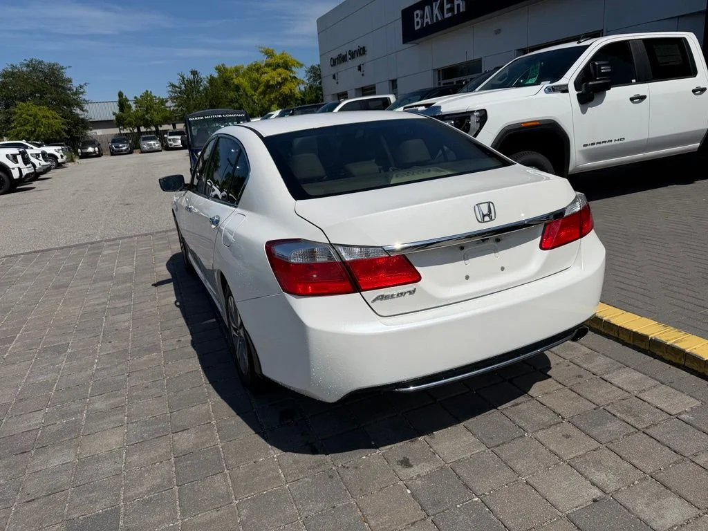 Used 2014  Honda LX image 8