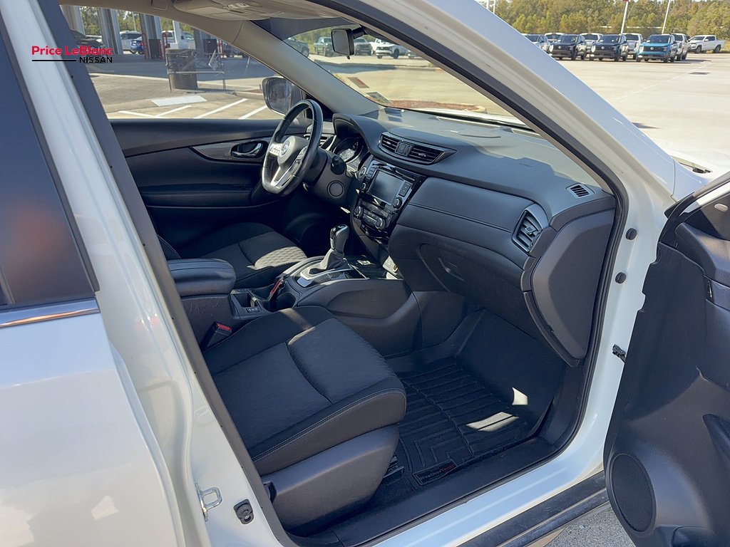 Used 2019 WHITE Nissan SV image 10