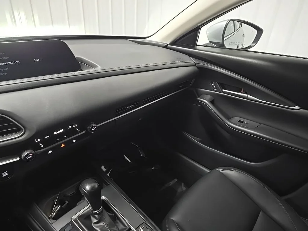Used 2021 Silver Mazda Select image 28