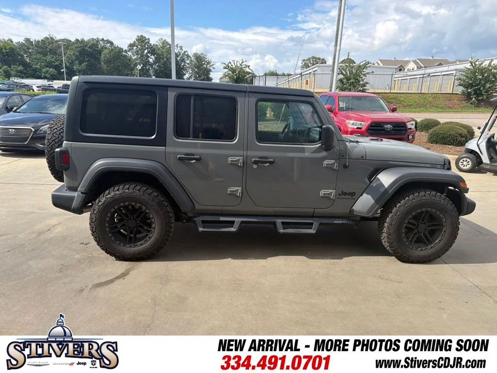 Used 2023 Gray Jeep Sport S image 11