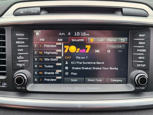 Used 2016 Silver Kia SX image 28
