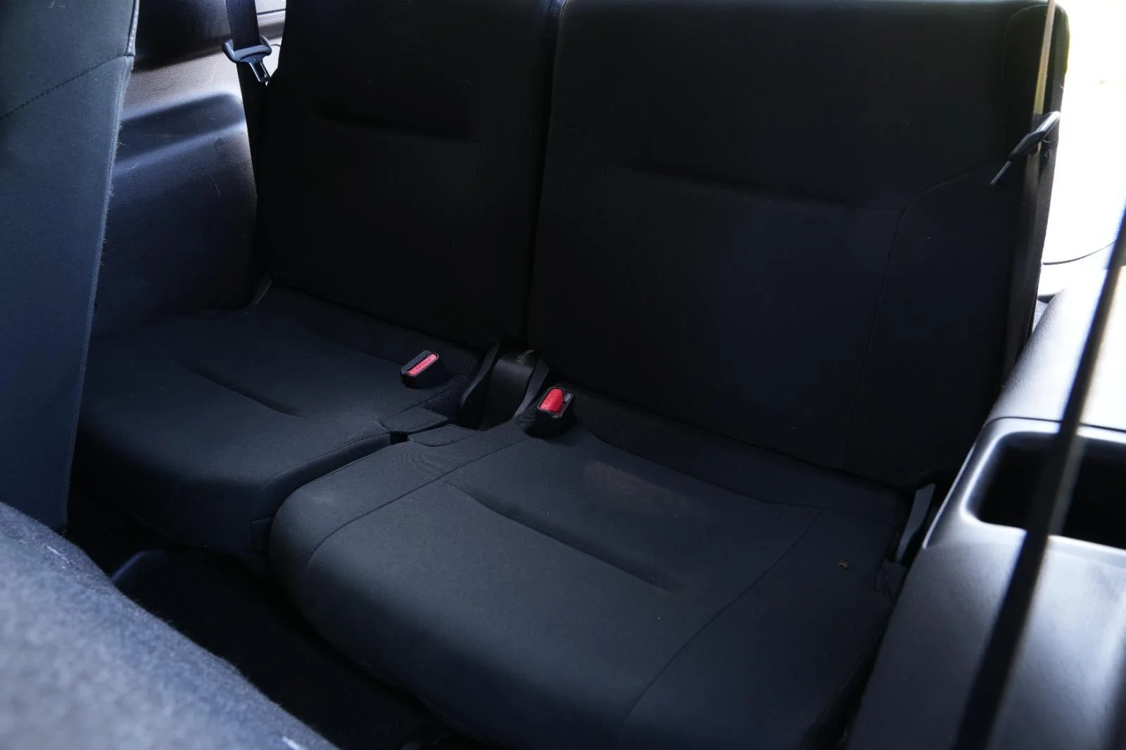 Used 2024 Silver Mitsubishi ES image 28