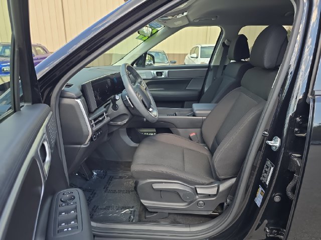 Used 2025 Black Hyundai SE image 13