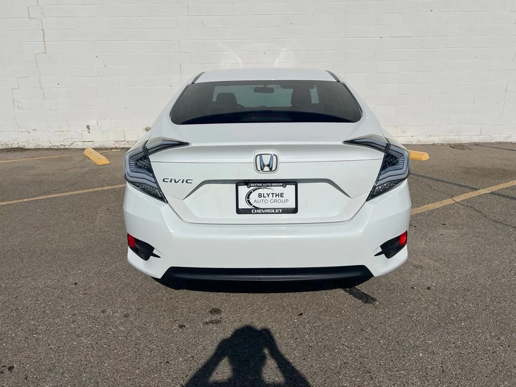 Used 2018 Taffeta White Honda LX image 4