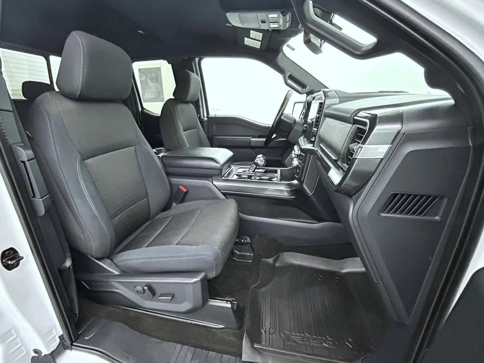Used 2022 White Ford XLT image 15