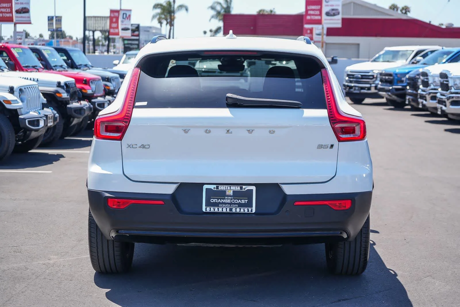 Used 2024 White Volvo  image 7