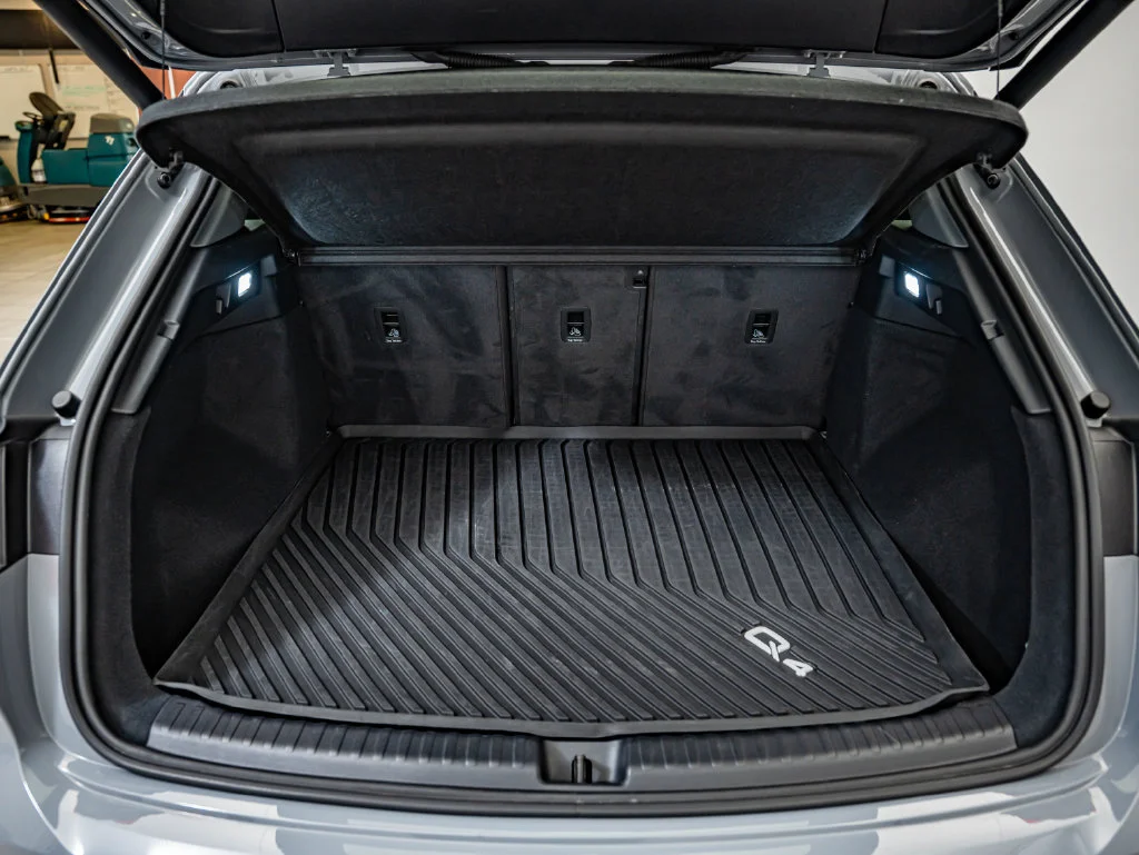 Used 2024 Pebble Audi Premium Plus image 34