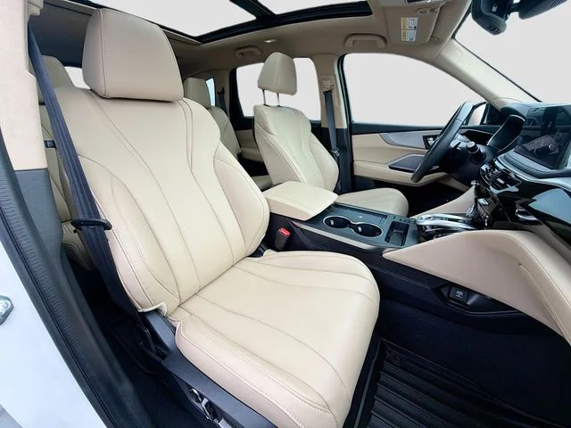 Used 2025 White Acura Base image 30