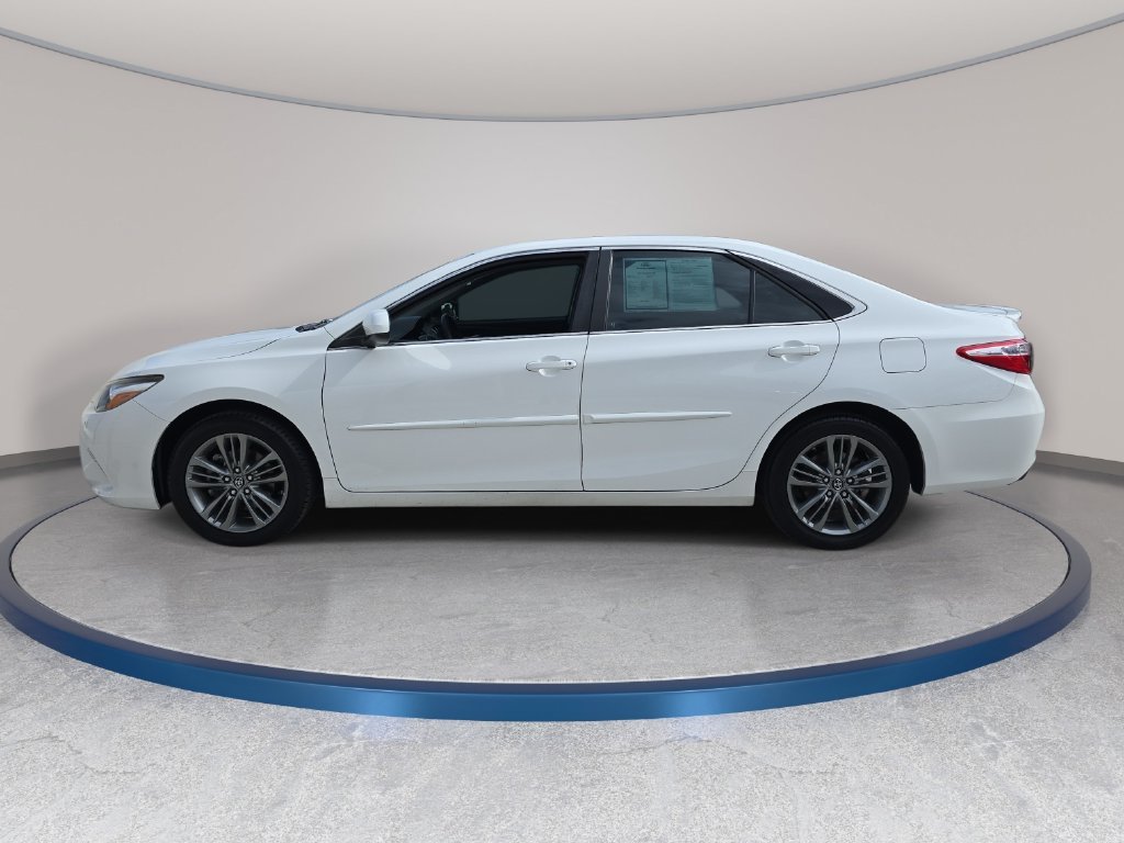 Used 2017  Toyota SE image 9
