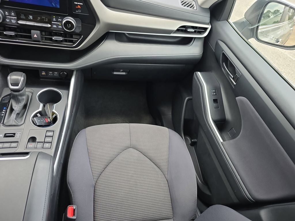 Used 2024 Silver Toyota LE image 17