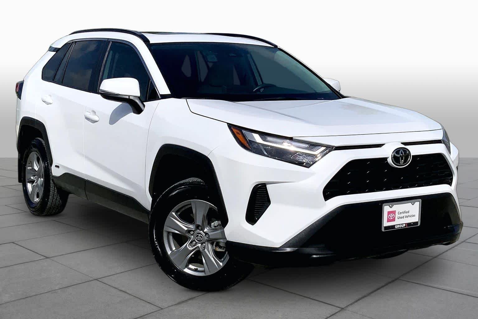 Used 2025 Ice Cap Toyota Hybrid XLE image 3
