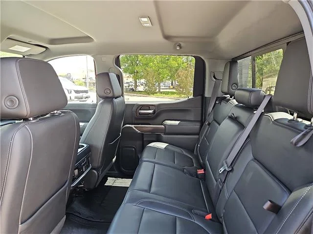 Used 2020 Pacific Blue Metallic GMC SLT 4x2 Crew Cab 5.75 ft. box 147.4 in. WB image 10