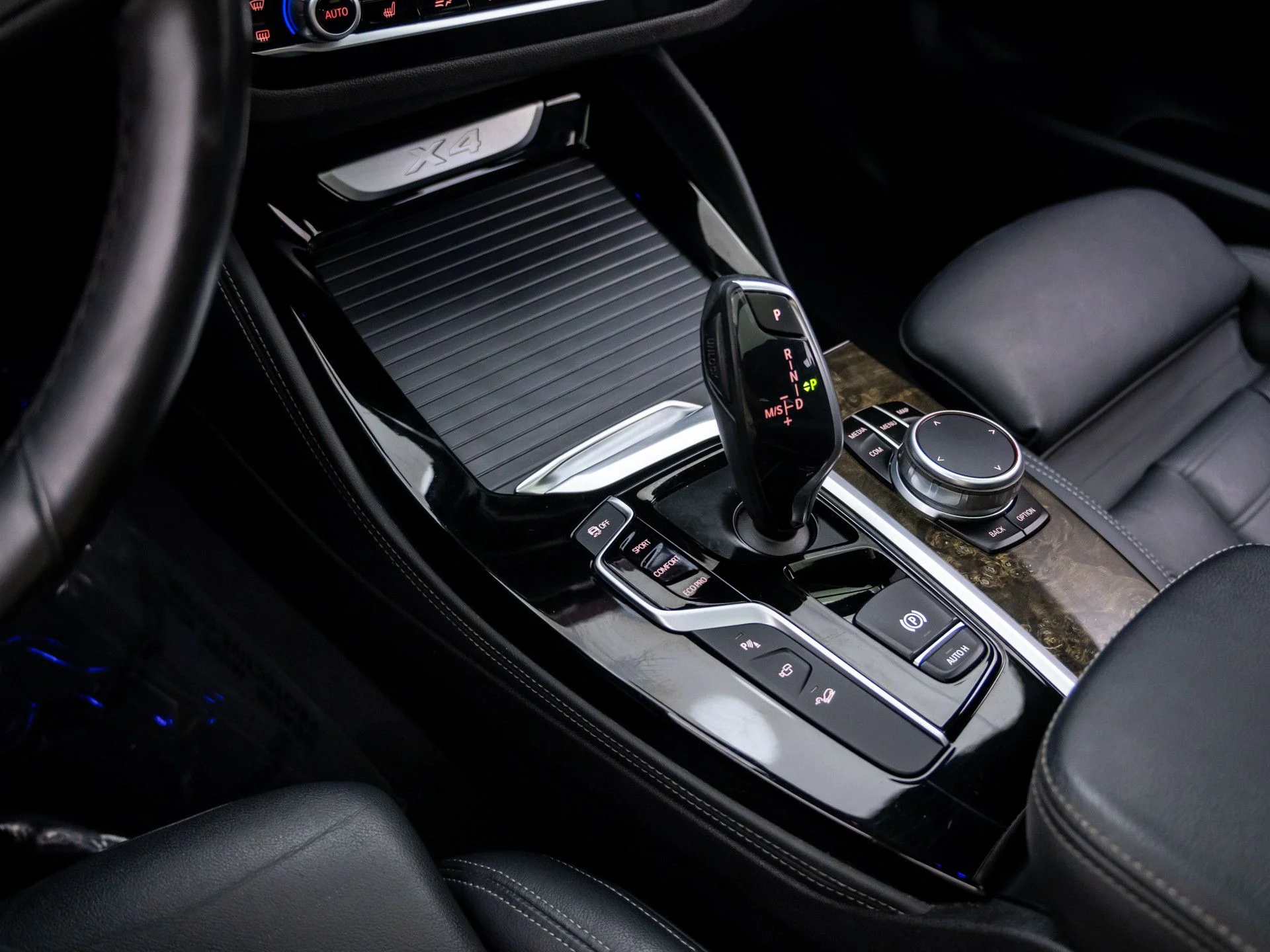 Used 2019 Black BMW xDrive30i image 12