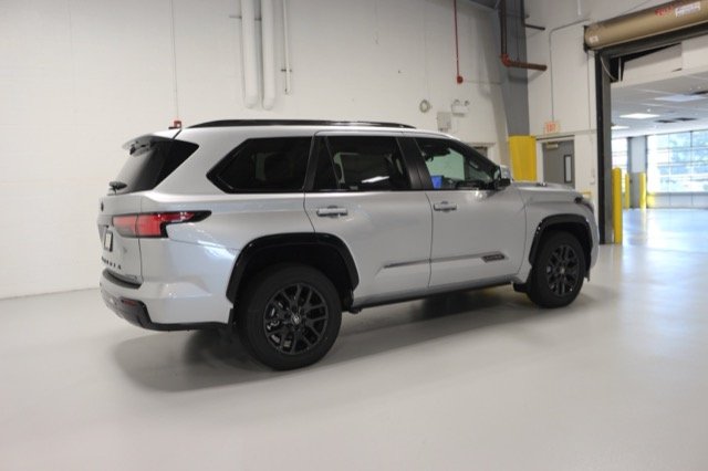 New 2026 Celestial Silver Metallic Toyota  Platinum image 3
