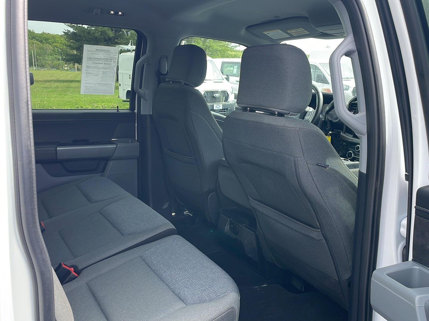Used 2025 Oxford White Ford XLT image 31