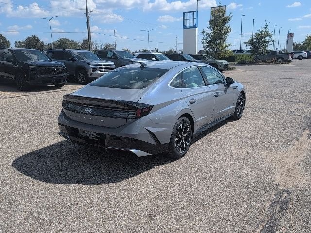Used 2025 Blue Hyundai SEL image 17