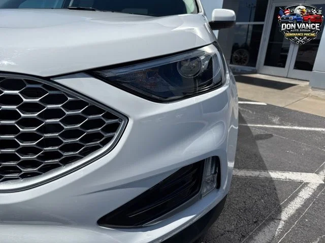 Used 2024 White Ford SEL image 43