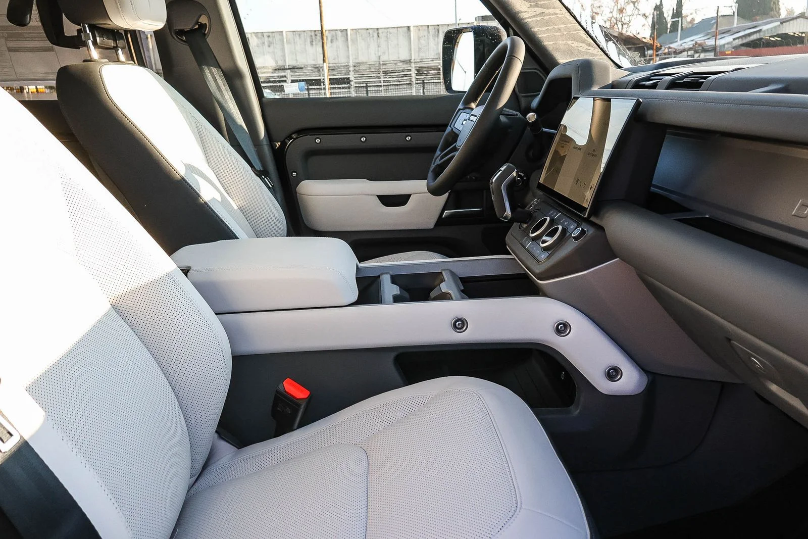 New 2026 Santorini Black Land Rover X image 15