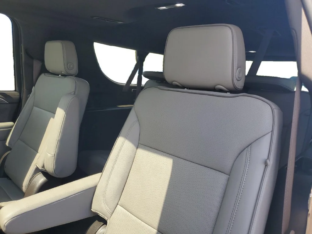Used 2023 Sterling Metallic GMC SLT image 27