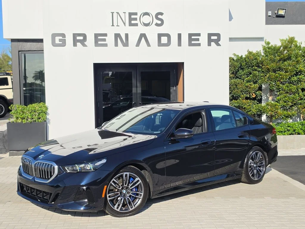 Used 2024 Black BMW 540i xDrive image 2