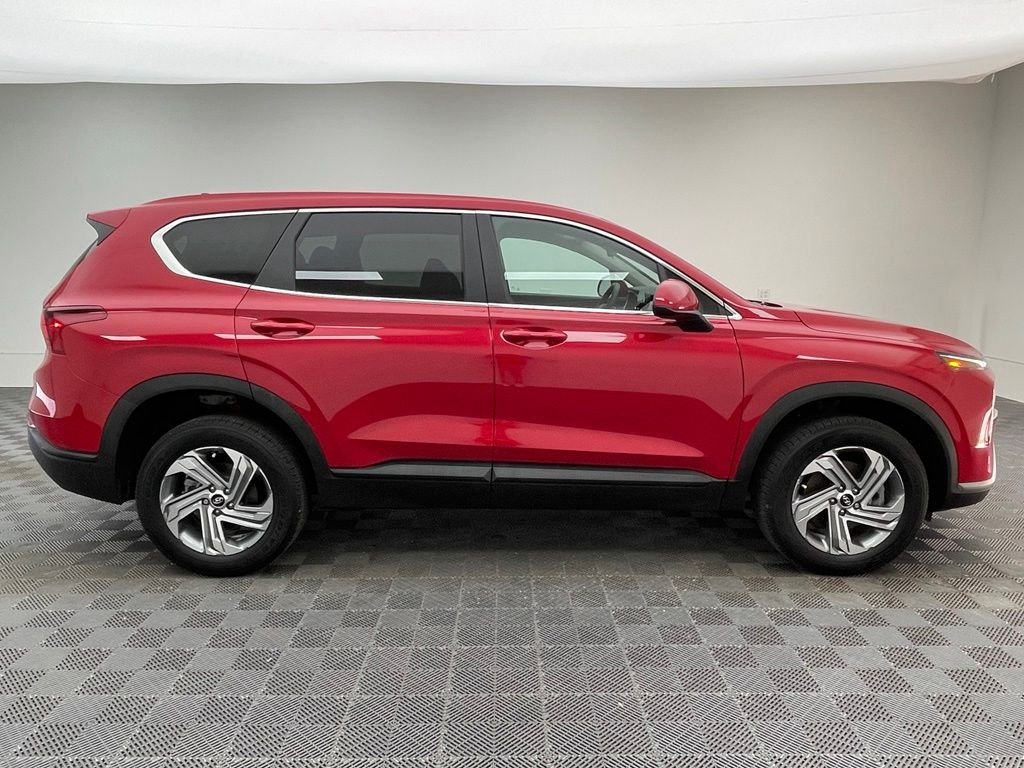Used 2023 Calypso Red Hyundai SE image 5