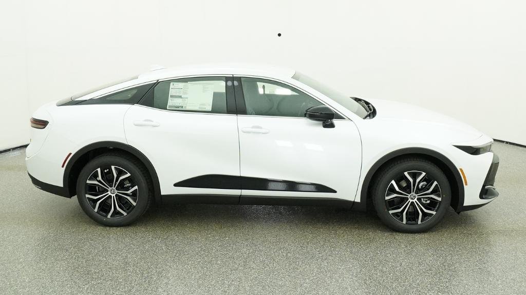 New 2026 Oxygen White Toyota XLE image 9