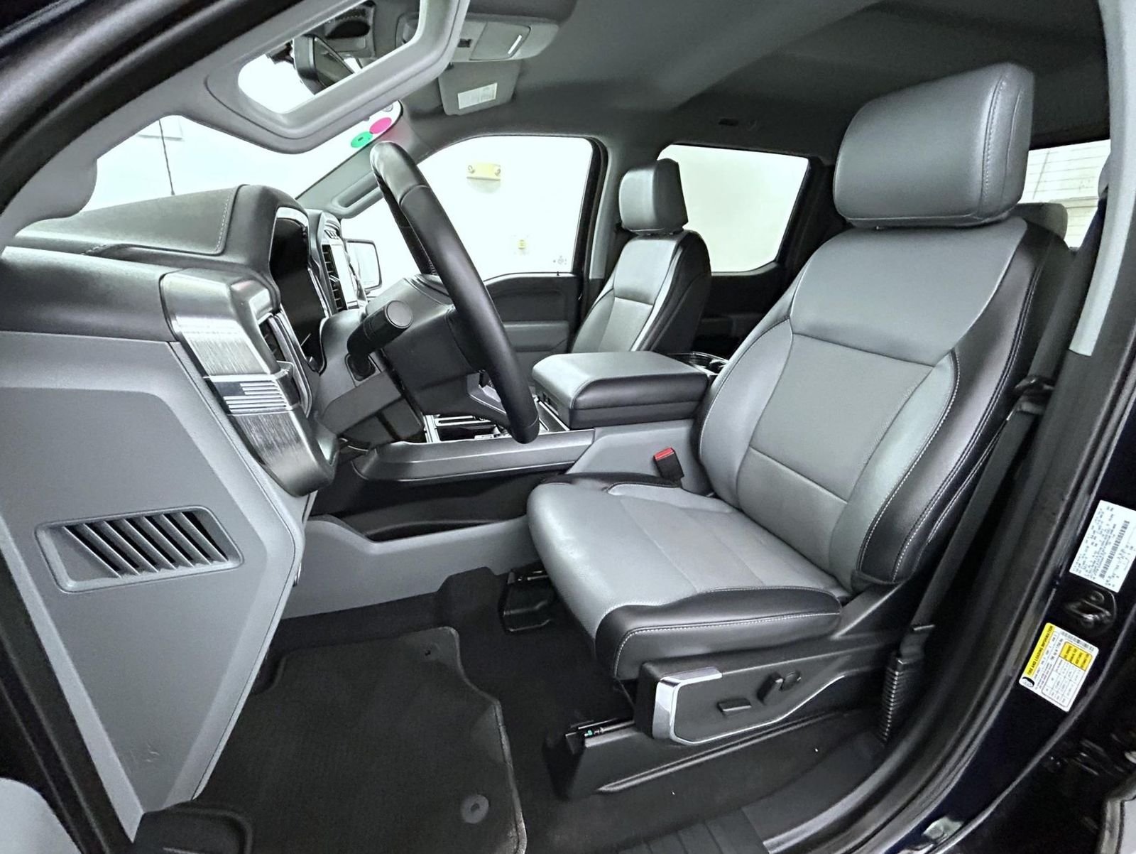 Used 2023 Blue Ford Lariat image 10