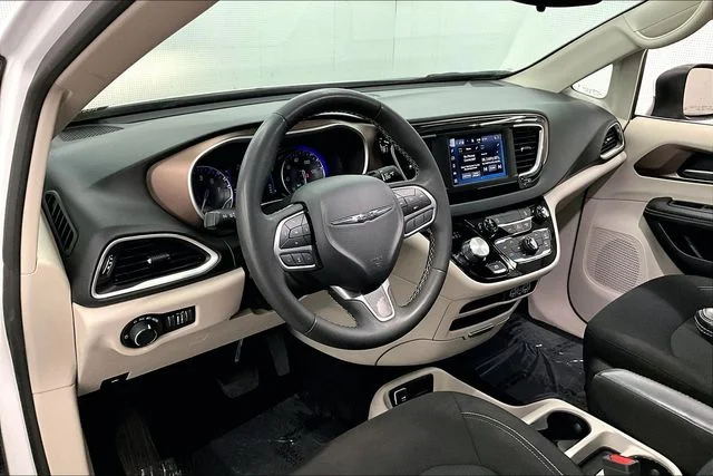 Used 2023 Bright White Clearcoat Chrysler LX image 16