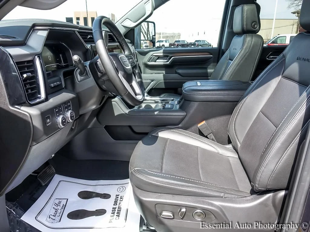Used 2025 Titanium Rush Metallic GMC Denali image 10